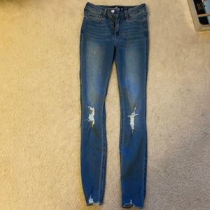 Hollister ripped skinny jeans